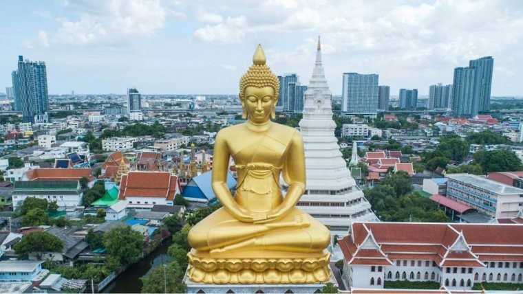 Wat Paknam Bhasicharoen - Biểu tượng tâm linh nổi tiếng giữa lòng Bangkok